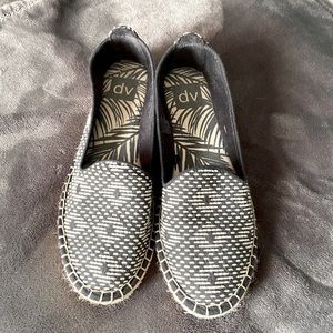 Black & cream patterned espadrille loafers